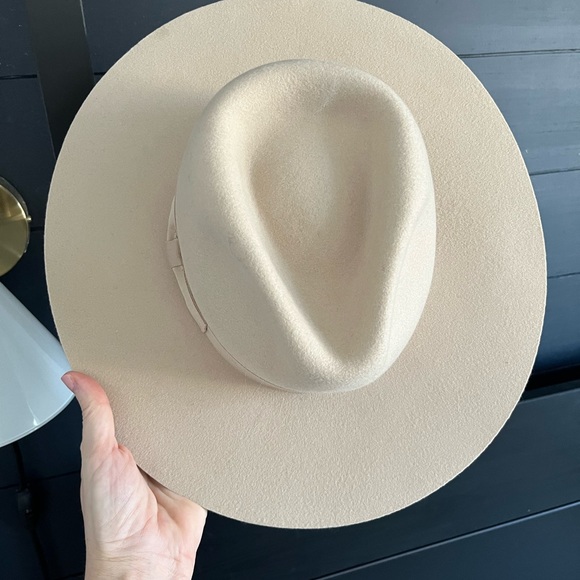 Urban Outfitters hat NWT - Picture 3 of 3